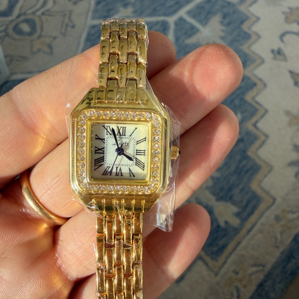 Panthere Classic Gold Crystal Stainless Steel Gold Watch - Picture 16 of 17